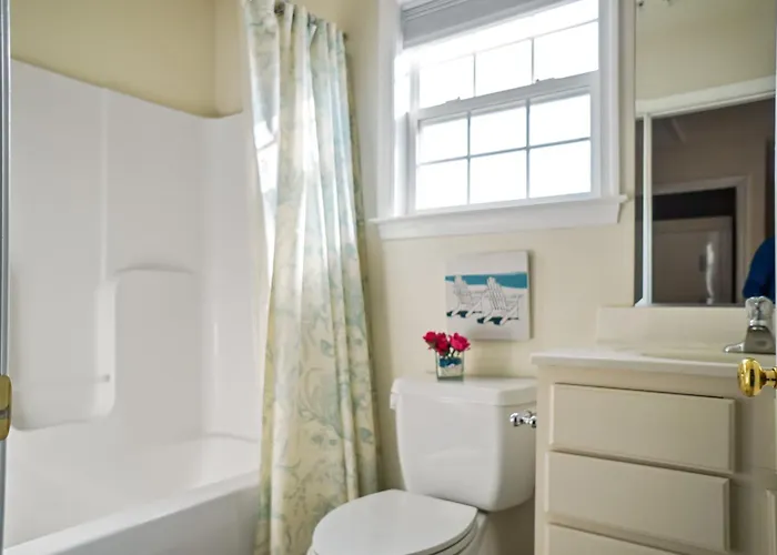 Spacious 4-bedroom Ocean Block Townhouse In Ocean City, Perfect For Families & Group Trips