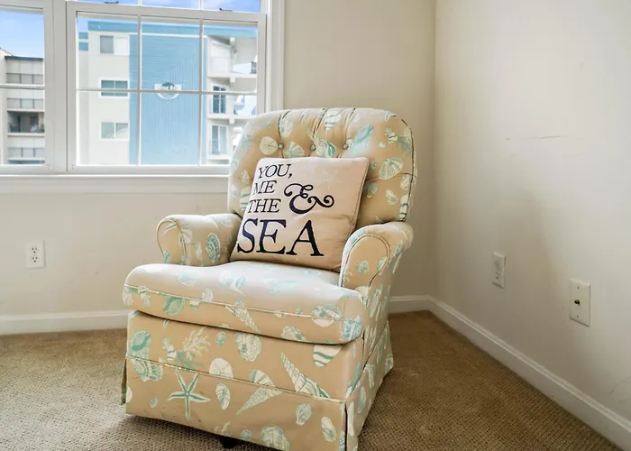 Spacious 4-bedroom Ocean Block Townhouse In Ocean City, Perfect For Families & Group Trips *