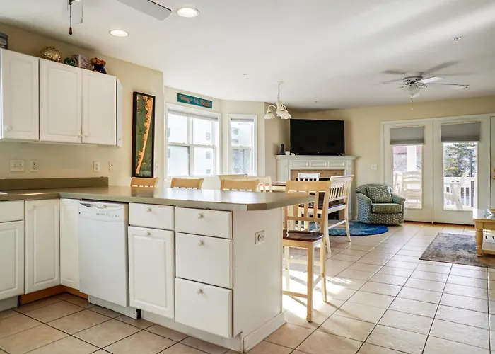 Spacious 4-bedroom Ocean Block Townhouse In Ocean City, Perfect For Families & Group Trips Holiday home