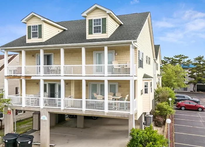 Spacious 4-bedroom Ocean Block Townhouse In Ocean City, Perfect For Families & Group Trips Holiday home