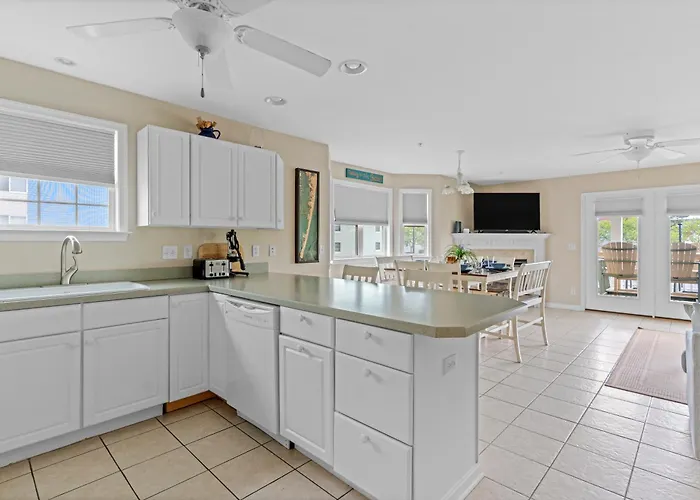 Spacious 4-bedroom Ocean Block Townhouse In Ocean City, Perfect For Families & Group Trips Holiday home