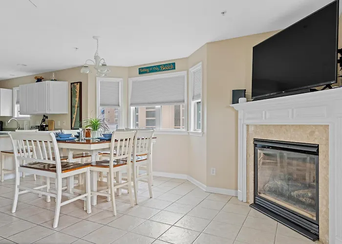 Spacious 4-bedroom Ocean Block Townhouse In Ocean City, Perfect For Families & Group Trips Holiday home Ocean City